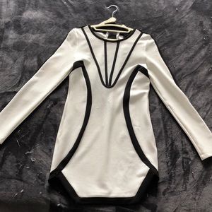 AKIRA size small mini white/black dress